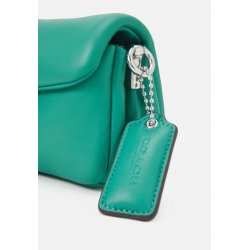 Coach CLOSURE PILLOW TABBY SHOULDER BAG